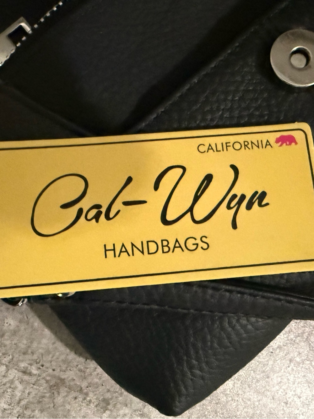 Cal-Wyn Black Genuine Leather Convertible Crossbody Wristlet Bag NWT - Picture 5 of 10